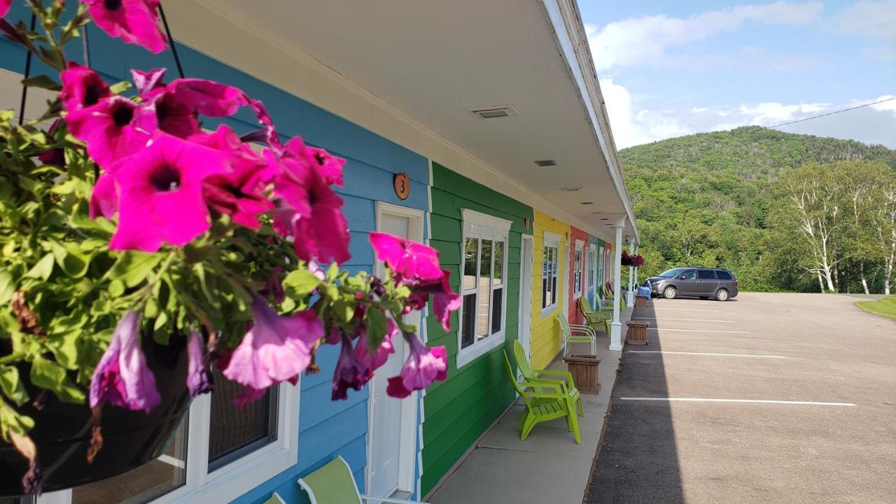 Cornerstone Motel Chéticamp Екстериор снимка