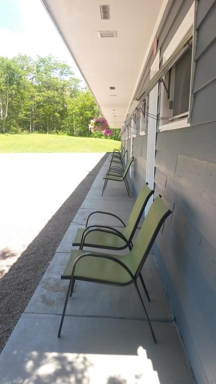Cornerstone Motel Chéticamp Екстериор снимка