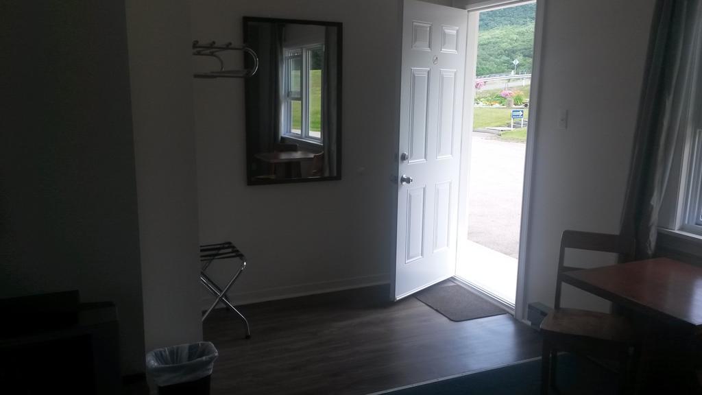 Cornerstone Motel Chéticamp Екстериор снимка