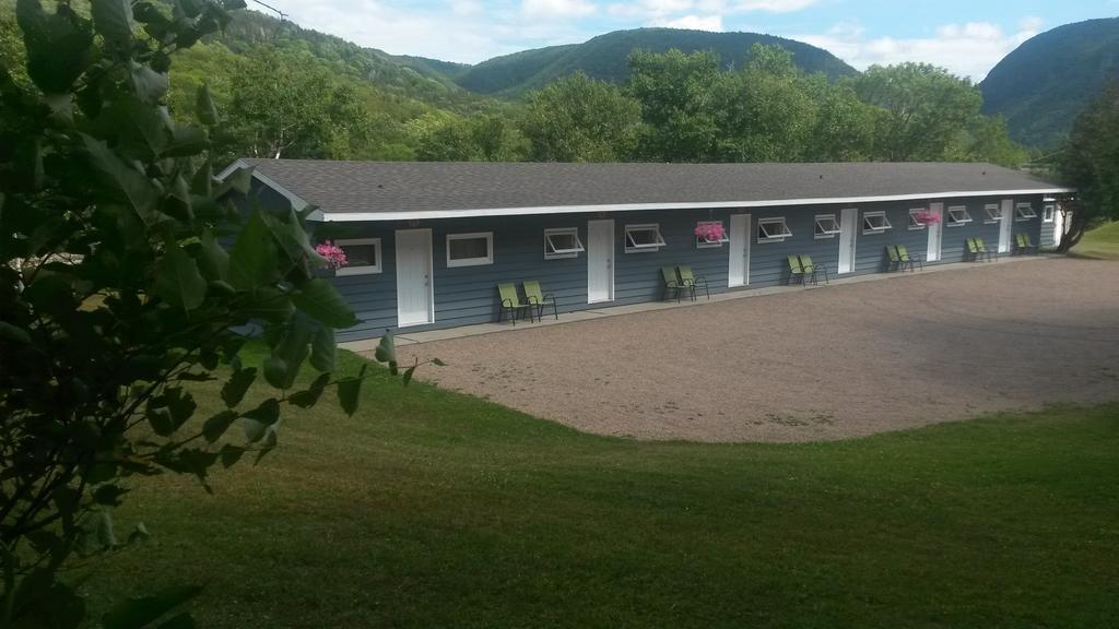 Cornerstone Motel Chéticamp Екстериор снимка