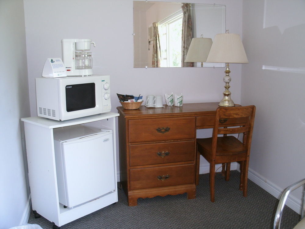 Cornerstone Motel Chéticamp Екстериор снимка